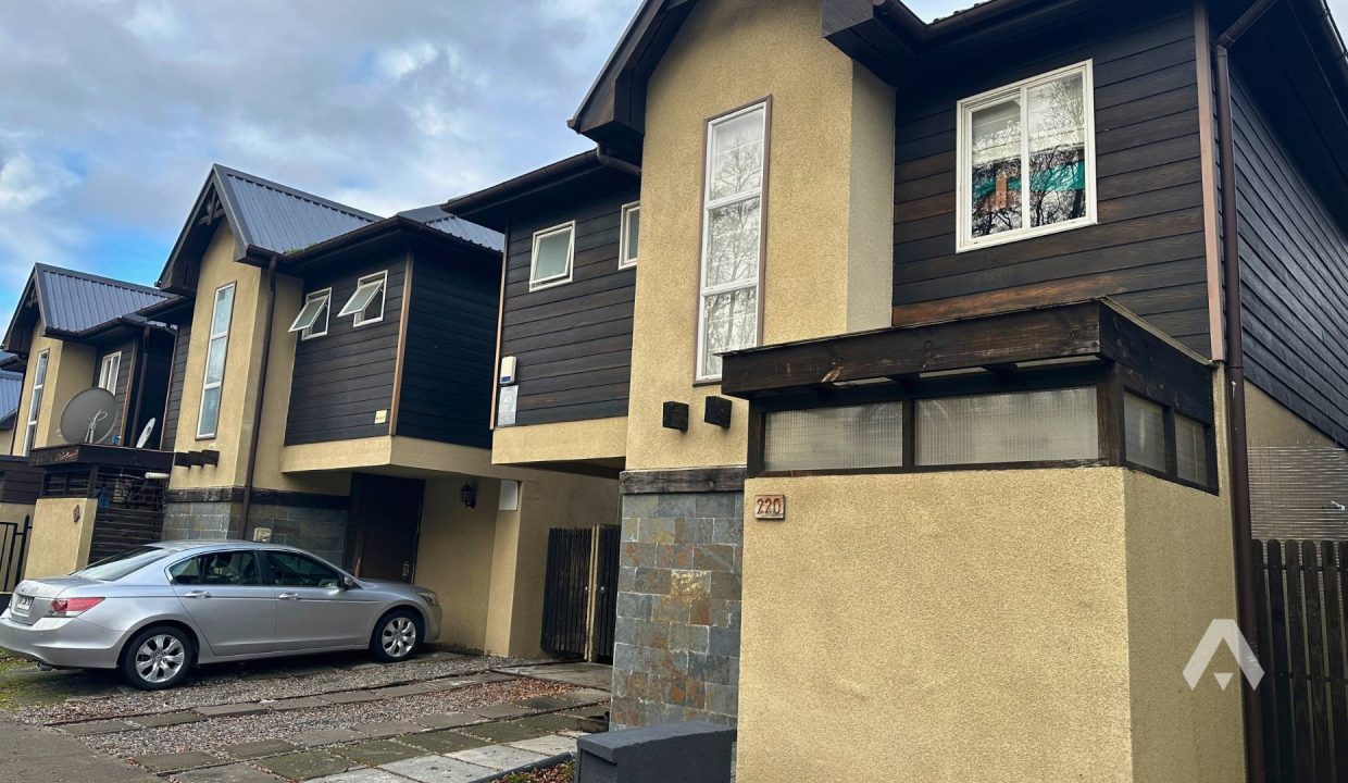 Casa de tres dormitorios en arriendo en Pucón 1