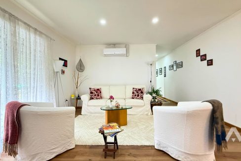 Parcela con dos casas y piscina en Pucón 1