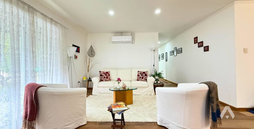 Parcela con dos casas y piscina en Pucón