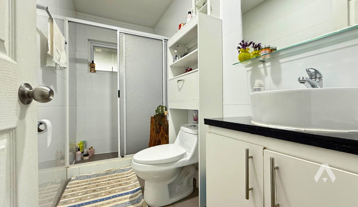 Parcela con dos casas y piscina en Pucón 13