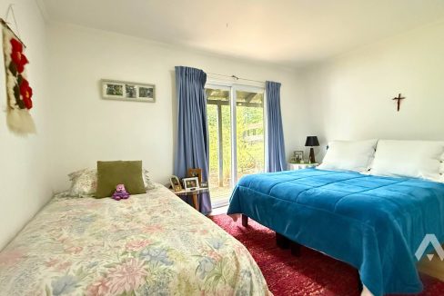 Parcela con dos casas y piscina en Pucón 15