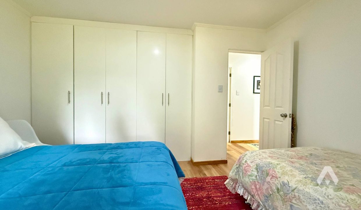 Parcela con dos casas y piscina en Pucón 16