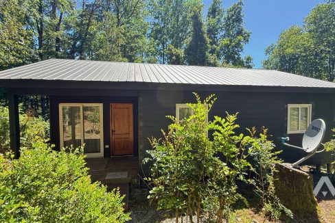 Parcela con dos casas y piscina en Pucón 26