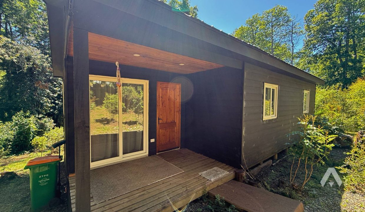 Parcela con dos casas y piscina en Pucón 27