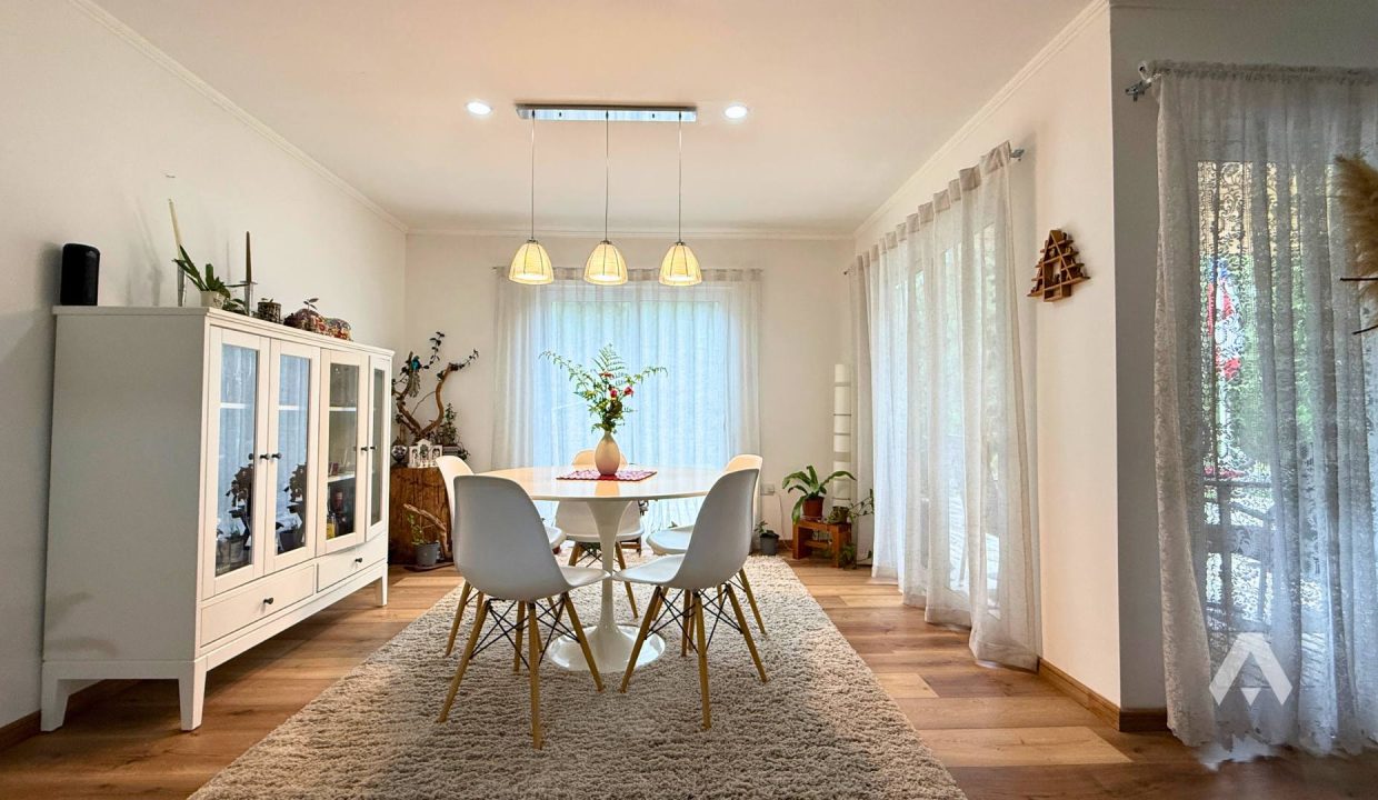 Parcela con dos casas y piscina en Pucón 4