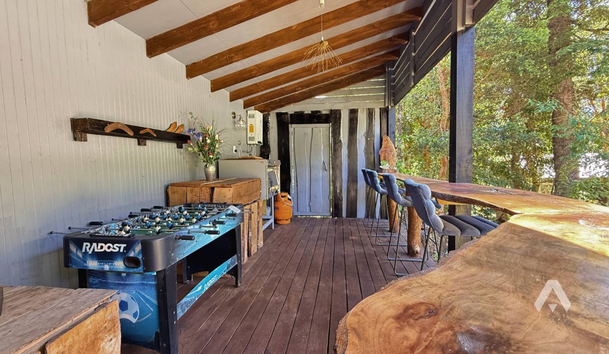 Parcela con dos casas y piscina en Pucón 4