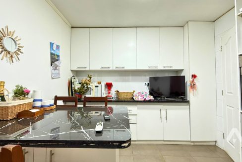 Parcela con dos casas y piscina en Pucón 7