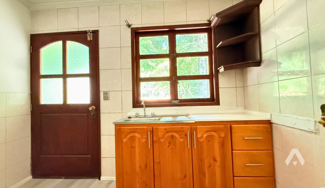 Casa en arriendo con amplio terreno en Pucón 8