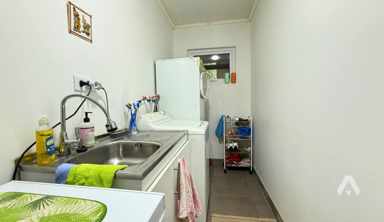 Parcela con dos casas y piscina en Pucón 8